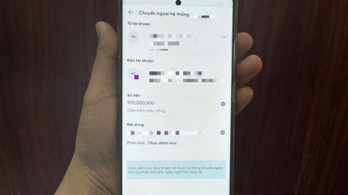 Hi hữu: Người phụ nữ chuyển khoản nhầm gần 1 tỷ đồng cho người lạ Hi hữu: Người phụ nữ chuyển khoản nhầm gần 1 tỷ đồng cho người lạ