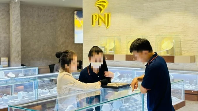 N:Ó:NG: PNJ và Bảo Tín Minh Châu bị đ;iều tr:a, GIÁ VÀNG chưa gì đã ra nông nỗi này rồi sao? Tiếc quá trời ơi N:Ó:NG: PNJ và Bảo Tín Minh Châu bị đ;iều tr:a, GIÁ VÀNG chưa gì đã ra nông nỗi này rồi sao? Tiếc quá trời ơi