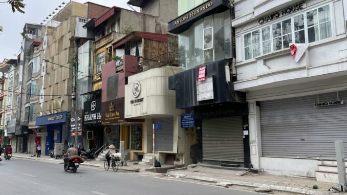 Nhà phố Hà Nội ế khách thuê: Đất vàng trăm triệu/m2 bỏ không cả loạt