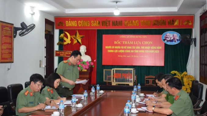 Bốc thăm ngẫu nhiên, cơ quan kiểm soát sẽ xác minh tài sản 10 cán bộ công an tỉnh Hưng Yên
