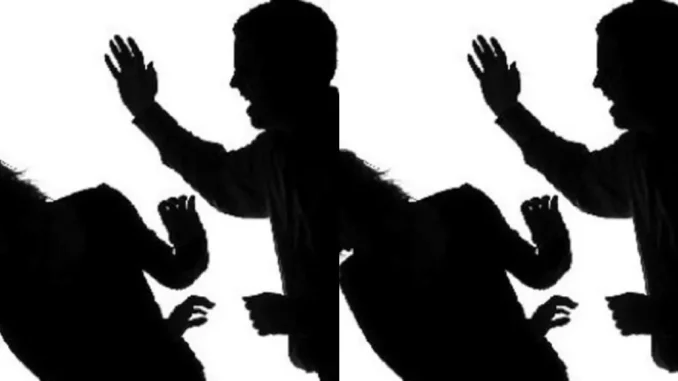 Quảng Trị: Bị con trai ném ghế làm gãy tay, mẹ nộp đơn xin không khởi tố Quảng Trị: Bị con trai ném ghế làm gãy tay, mẹ nộp đơn xin không khởi tố