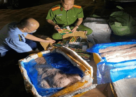 K;;inh:hoang phát hiện 10 tấn xúc xích “ngon sạch” của công ty nổi tiếng cả nước, hàng triệu người mua phải loại này, trời ơi để 7 ngày không ô:i th:iu K;;inh:hoang phát hiện 10 tấn xúc xích “ngon sạch” của công ty nổi tiếng cả nước, hàng triệu người mua phải loại này, trời ơi để 7 ngày không ô:i th:iu