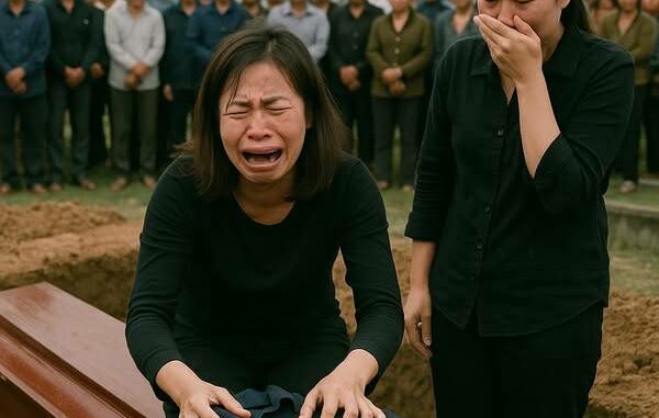 Chồng vừa mới hạ huyệt, vợ ch:ết lặng khi thấy người phụ nữ lạ ở đâu xuất hiện đặt bên mộ bộ đồ ngủ của chồng Chồng vừa mới hạ huyệt, vợ ch:ết lặng khi thấy người phụ nữ lạ ở đâu xuất hiện đặt bên mộ bộ đồ ngủ của chồng