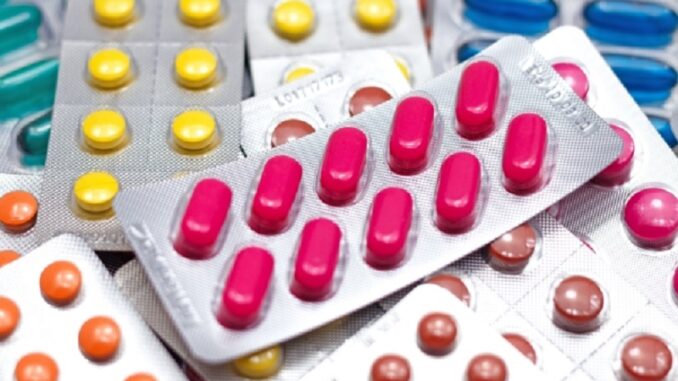 Phát hiện 7 mẫu thu::ốc tại nhà thu::ốc Đức Anh ở Hà Nội không có nguồn gốc, Bộ Y tế chỉ đạo kh::ẩn: Cứ thế này người dân sống làm sao nữa vậy trời… Phát hiện 7 mẫu thu::ốc tại nhà thu::ốc Đức Anh ở Hà Nội không có nguồn gốc, Bộ Y tế chỉ đạo kh::ẩn: Cứ thế này người dân sống làm sao nữa vậy trời…