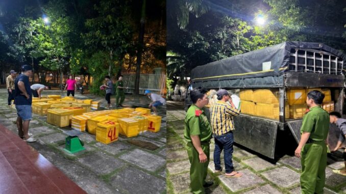 Trời ơi sao lỡ l:.òng nào b:á:n tôm như thế này cho bà con chứ, quá kinhkhung