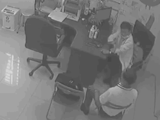 Camera vụ bác sĩ bị đồng nghiệp ch:ém tại phòng khám: Nguyên nhân được hé lộ