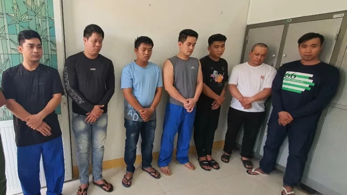 Nhóm côn đồ áo đen đập phá quán phở: ‘Chúng tôi nghĩ đã lẩn trốn rất tinh vi’ Nhóm côn đồ áo đen đập phá quán phở: ‘Chúng tôi nghĩ đã lẩn trốn rất tinh vi’
