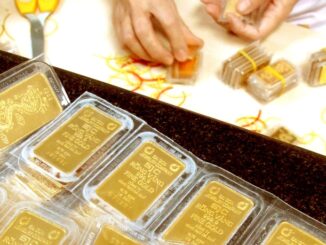 Giá vàng ngay lúc này: Trời ơi giờ bà con chỉ còn cách chờ đợi thôi