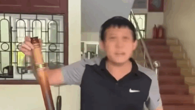 Làm rõ vụ cán bộ thuế lớn tiếng, cư xử thiếu chuẩn mực với người dân ở Thanh Hóa Làm rõ vụ cán bộ thuế lớn tiếng, cư xử thiếu chuẩn mực với người dân ở Thanh Hóa