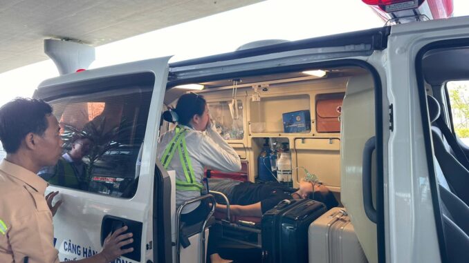 60 giây k;inh hoàng ghi lại khoảnh khắc máy bay Vietnam Airlines buộc phải hạ cánh k;hấn cấp chiều ngày 16/6: Chuyện qu;ái q;ủy gì vậy? 60 giây k;inh hoàng ghi lại khoảnh khắc máy bay Vietnam Airlines buộc phải hạ cánh k;hấn cấp chiều ngày 16/6: Chuyện qu;ái q;ủy gì vậy?