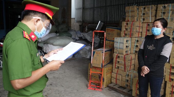 Công an phát hiện số lượng lớn cà phê Chồn bị làm giả, giá bán cao ngất ngưởng Công an phát hiện số lượng lớn cà phê Chồn bị làm giả, giá bán cao ngất ngưởng