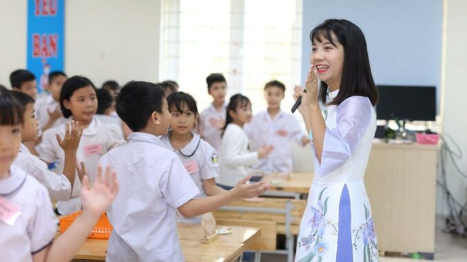 Chính thức: Giáo viên bị c;ắt 5 khoản phụ cấp này từ tháng 7, cố gắng đ;ấu tranh bao năm giờ lương lại về cái “máng lợn” rồi