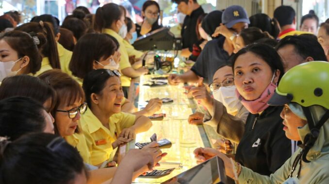 Đề xuất giao dịch vàng từ 20 triệu đồng trở lên bắt buộc phải chuyển khoản Đề xuất giao dịch vàng từ 20 triệu đồng trở lên bắt buộc phải chuyển khoản