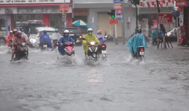 Áp thấp nhiệt đới sẽ trút mưa dữ dội xuống miền Trung, Nam Bộ Áp thấp nhiệt đới sẽ trút mưa dữ dội xuống miền Trung, Nam Bộ