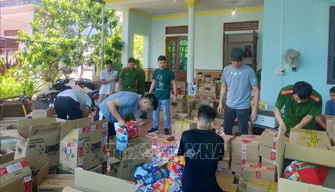 Bà con kinh hồn bạt vía với “nước rửa bát, nước giặt giả mà mọi người thường tin dùng” làm y như thật! Bà con kinh hồn bạt vía với “nước rửa bát, nước giặt giả mà mọi người thường tin dùng” làm y như thật!