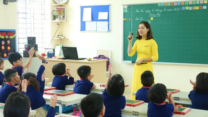 Nhiều tin vui liên tiếp đến với giáo viên, lương của nhà giáo được xếp cao nhất