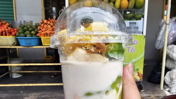 Ăn 2 ly sinh tố, khách đề nghị xuất hóa đơn vì lo thất thu thuế Ăn 2 ly sinh tố, khách đề nghị xuất hóa đơn vì lo thất thu thuế