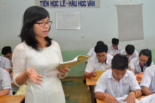 Hàng triệu giáo viên cả nước đang ôm nhau ăn mừng: Không cấm dạy thêm rồi trời ơi Hàng triệu giáo viên cả nước đang ôm nhau ăn mừng: Không cấm dạy thêm rồi trời ơi