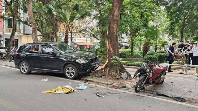 Nữ sinh 18 tuổi bị BMW tông đứt lìa chân đã tử vong sau hơn một tuần điều trị Nữ sinh 18 tuổi bị BMW tông đứt lìa chân đã tử vong sau hơn một tuần điều trị