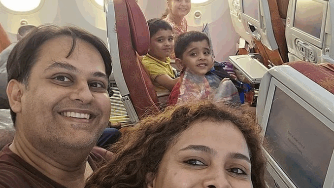 Bức ảnh hạnh phúc cuối cùng của gia đình bác sĩ Ấn Độ trên máy bay Air India Bức ảnh hạnh phúc cuối cùng của gia đình bác sĩ Ấn Độ trên máy bay Air India