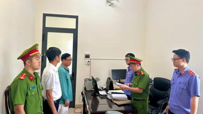 Khởi tố nguyên Phó Chủ tịch huyện ở Đắk Lắk Khởi tố nguyên Phó Chủ tịch huyện ở Đắk Lắk