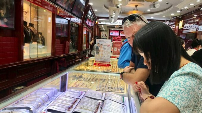 Giá vàng tăng mạnh lên mức cao nhất hơn 2 tuần qua Giá vàng tăng mạnh lên mức cao nhất hơn 2 tuần qua