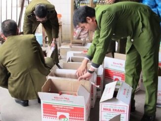 2.000 chai nước mang Nam Ngư đã bị tịch thu, người dân h;oang mang không biết bao năm nay ăn phải thứ gì