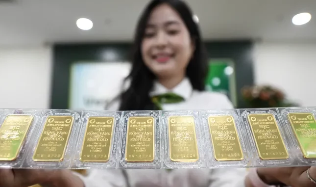 Giá vàng đồng loạt giảm mạnh Giá vàng đồng loạt giảm mạnh