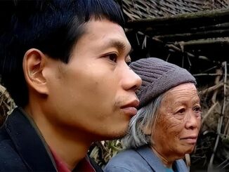 Tôi 24 tuổi say đắm cụ bà 71, cả họ phản đối vẫn kiên quyết lấy làm vợ, đêm tân hôn tôi vui mừng tột cùng bước vào phòng tân hôn nhưng khi lật tấm chăn lên thì h-ãi h-ùng khi thấy….