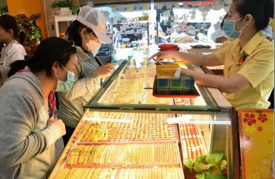 Dự kiến cấm mua bán vàng bằng tiền mặt từ 20 triệu đồng trở lên