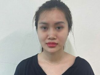 ‘Nữ quái’ bán ma túy dùng cho thuốc lá điện tử ra đầu thú