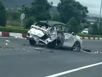 Va chạm với xe khách trên cao tốc, xe con biến dạng, gia đình 5 người gặp nạn