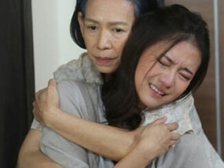 Bố vợ m/ấ/t sớm, chỉ còn 1 mình mẹ vợ tảo tần nuôi vợ và 2 anh trai ăn học nên người nhưng ngày bà đổ b;;ệnh nằm 1 chỗ, 2 anh thoái thác trách nhiệm ở hẳn trên thành phố không 1 lời hỏi thăm hay chăm nom mẹ được 1 ngày. Là phận con rể nhưng tôi coi mẹ như mẹ r;;;uột, biết chữa b/ệnh cho mẹ tốn kém, tôi cắn răng cầm cố sổ đỏ căn nhà đang ở lấy 2 tỷ để cứt vớt tình hình, hy vọng mẹ ở cùng chúng tôi được thêm năm nào hay năm ấy. Nào ngờ vẫn không thắng được t/ử thần. Ngày h-ấp h-ối, bà đưa cho tôi 50 nghìn rồi dặn cất kĩ, nhất định không được tiêu trước ngày giỗ đầu của mẹ. Tôi nghẹn ngào cất đi coi như làm kỉ niệm. Bẵng đi đến 1 năm sau, đúng ngày đang tất bật chuẩn bị cơm cúng cho mẹ thì sự lạ bất ngờ xảy ra …..