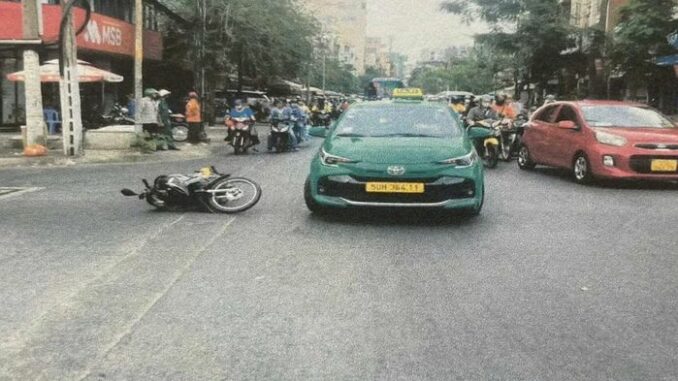 Tìm người liên quan đến vụ tai nạn làm một phụ nữ t:ử v:ong ở quận Bình Thạnh Tìm người liên quan đến vụ tai nạn làm một phụ nữ t:ử v:ong ở quận Bình Thạnh