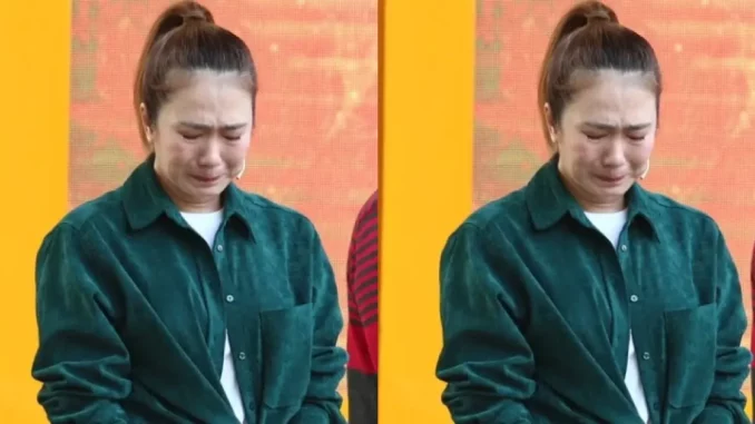 Nữ MC đình đám đài truyền hình: “Tôi ngồi bệt ngay bãi giữ xe, bật khóc nức nở” Nữ MC đình đám đài truyền hình: “Tôi ngồi bệt ngay bãi giữ xe, bật khóc nức nở”