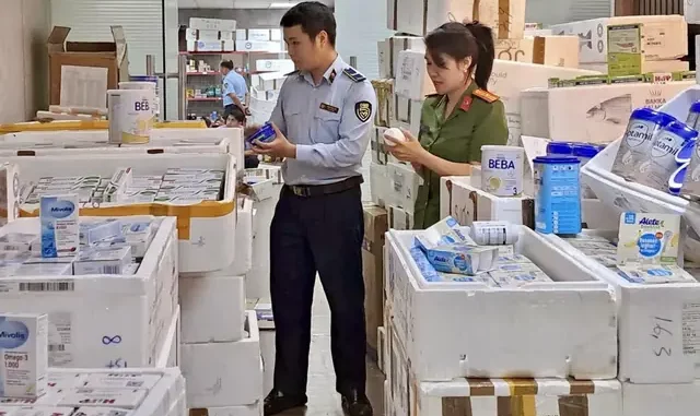 Hà Nội: Thu giữ hàng nghìn hộp sữa bột, thực phẩm chức năng, mỹ phẩm Đức không rõ nguồn gốc Hà Nội: Thu giữ hàng nghìn hộp sữa bột, thực phẩm chức năng, mỹ phẩm Đức không rõ nguồn gốc