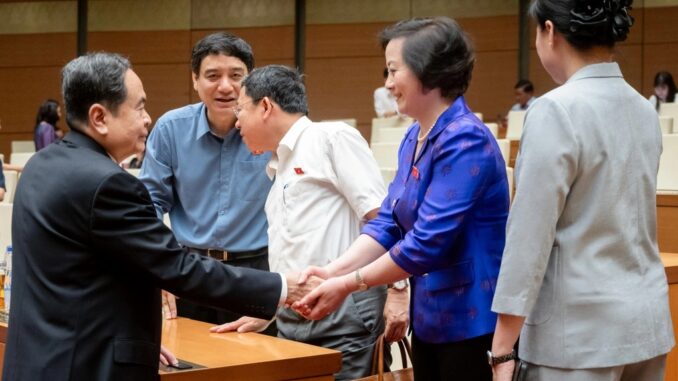 Sáng nay, Quốc hội bấm nút thông qua một quyết định lịch sử Sáng nay, Quốc hội bấm nút thông qua một quyết định lịch sử