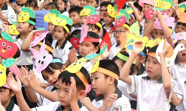 Thủ tướng chỉ đạo tổ chức dạy học 2 buổi/ngày và sinh hoạt hè cho trẻ em Thủ tướng chỉ đạo tổ chức dạy học 2 buổi/ngày và sinh hoạt hè cho trẻ em