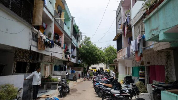 30 giây ngắn ngủi ghi lại khoảnh khắc phi công đã cố tình chuyển hướng để cứu sống rất nhiều người bên dưới: Công đức vô lượng 30 giây ngắn ngủi ghi lại khoảnh khắc phi công đã cố tình chuyển hướng để cứu sống rất nhiều người bên dưới: Công đức vô lượng