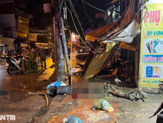 TP HCM: Sau tiếng tri hô ‘cướp’, 2 người tử vong khi lao xe vào nhà dân lúc giữa đêm