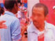 Con gái cưới chồng nhưng giấu gia đình, cha già nghe phong thanh liền tới tận nơi, ngồi dưới lặng lẽ nhìn