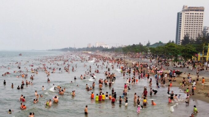 CẢNH BÁO: Ai đi biển Cửa Lò, Nghệ An mùa này đặc biệt chú ý 1 ĐIỀU, tránh bị như 20 người dân ĐU::ỐI N::ƯỚC CẢNH BÁO: Ai đi biển Cửa Lò, Nghệ An mùa này đặc biệt chú ý 1 ĐIỀU, tránh bị như 20 người dân ĐU::ỐI N::ƯỚC