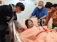 Người phụ nữ đột quỵ sau khi gội đầu vào mùa hè! Cảnh báo: Sau 60 tuổi, khi gội đầu cần ghi nhớ '4 không'