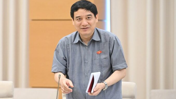 Hàng ngàn thầy cô ôm nhau khóc, thầm cảm ơn ông Phan Văn Mãi: Lương cứ tăng đúng thế này thì mấy mà giàu Hàng ngàn thầy cô ôm nhau khóc, thầm cảm ơn ông Phan Văn Mãi: Lương cứ tăng đúng thế này thì mấy mà giàu
