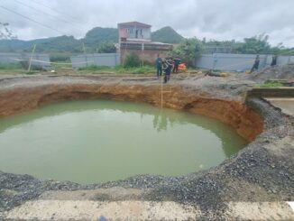 Vụ ‘hố tử thần’ nuốt chửng người ở Bắc Kạn: Từng đổ 200m³ đá hộc nhưng đều biến mất sau một đêm, không thể xác định đáy hố sâu bao nhiêu