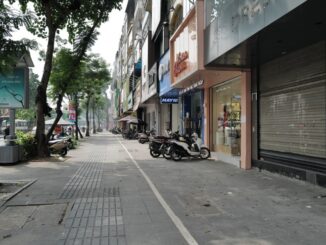 Hà Nội chưa bao giờ u ám đến thế: Hàng loạt hàng quán đóng cửa, trả mặt bằng