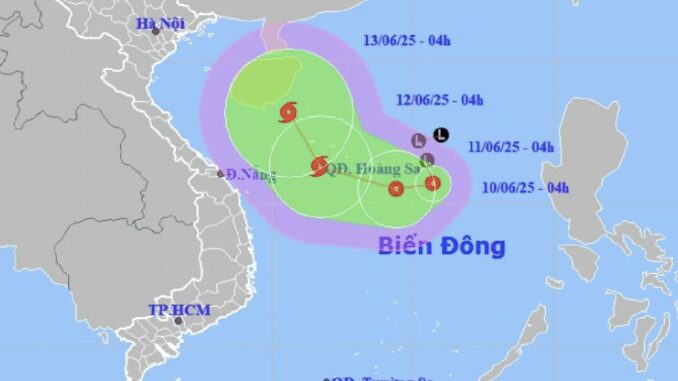 Áp thấp nhiệt đới trên Biển Đông có khả năng mạnh lên thành bão Áp thấp nhiệt đới trên Biển Đông có khả năng mạnh lên thành bão