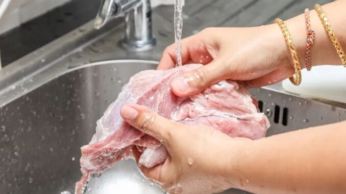 Quy tắc “2 đừng – 3 không” khi bảo quản và chế biến thịt heo, tránh rước bệnh vào thân Quy tắc “2 đừng – 3 không” khi bảo quản và chế biến thịt heo, tránh rước bệnh vào thân