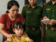 Cô bé cứ ngồi xuống là vẽ một người đàn ông lạ trong tranh suốt 1 tháng trời – đến hôm chuyển nhà, bà mẹ mới bẽ bàng nhận ra gương mặt đó