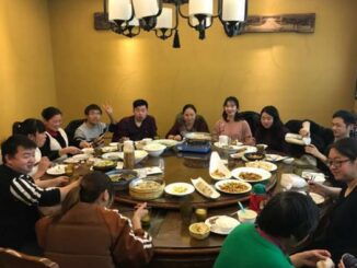Đi họp lớp, người bạn lương tháng 7 triệu khiến tất cả chúng tôi phải xấu hổ